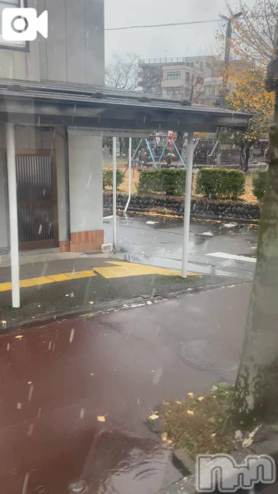 新潟デリヘル熟女の風俗 最終章(ジュクジョノフウゾクサイシュウショウ) かぐら(38)の11月18日写メブログ「初雪」