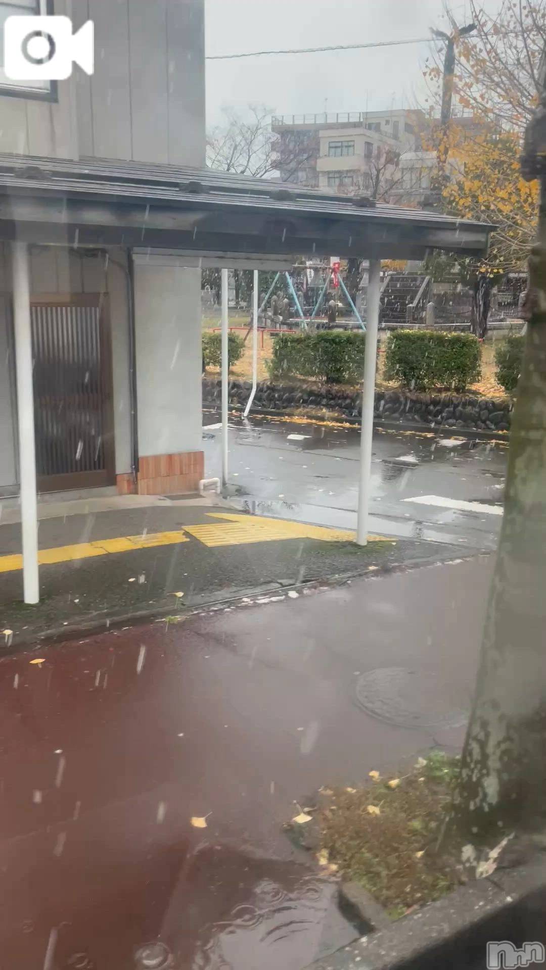 新潟デリヘル熟女の風俗 最終章(ジュクジョノフウゾクサイシュウショウ)かぐら(38)の2025年11月18日写メブログ「初雪」