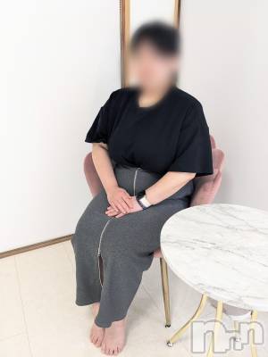 たか(体験入店)(30) 身長153cm、スリーサイズB103(E).W87.H96。長岡人妻デリヘル 多彩妻(タサイヅマ)在籍。