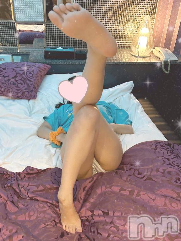 新潟デリヘル新潟人妻　2nd Wife(セカンドワイフ) 体験。まなか奥様(29)の1月18日写メブログ「静かな夜……⸜❤︎⸝‍」