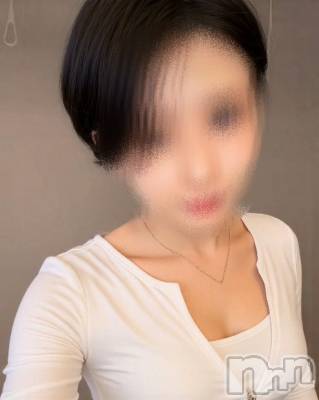 れいか★御姉様タイプ(34) 身長166cm、スリーサイズB83(C).W59.H85。長岡デリヘル 長岡人妻市(ナガオカヒトヅマイチ)在籍。