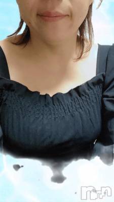 新潟デリヘル 熟女の風俗 最終章(ジュクジョノフウゾクサイシュウショウ) ひとみ(43)の11月1日写メブログ「今日出勤します😃」