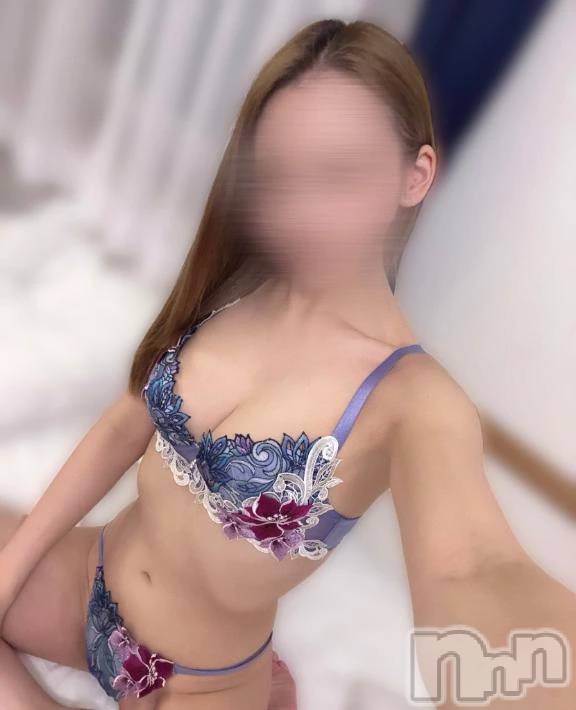 三条デリヘル新潟デリヘル倶楽部 三条店(ニイガタデリヘルクラブ サンジョウテン) りず(22)の10月24日写メブログ「出勤だよ🩷🌟」