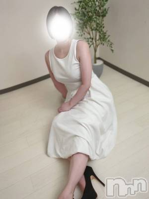 真白(ましろ)(31) 身長159cm、スリーサイズB95(F).W62.H96。長岡人妻デリヘル 秘め妻ラボ(ヒメツマラボ)在籍。