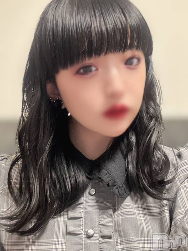 新人【えみる】