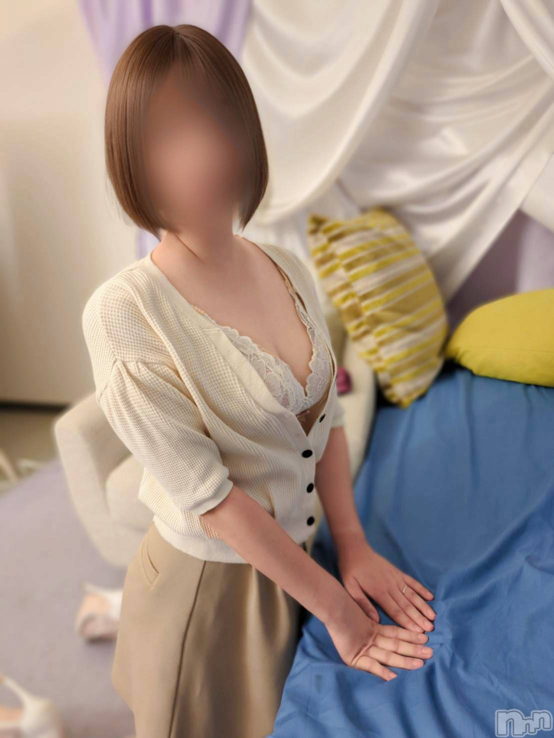 白咲　えま