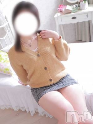 りく(26) 身長170cm、スリーサイズB98(F).W69.H96。新潟デリヘル 新潟市鳥屋野潟ちゃんこ(ニイガタシトヤノガタチャンコ)在籍。