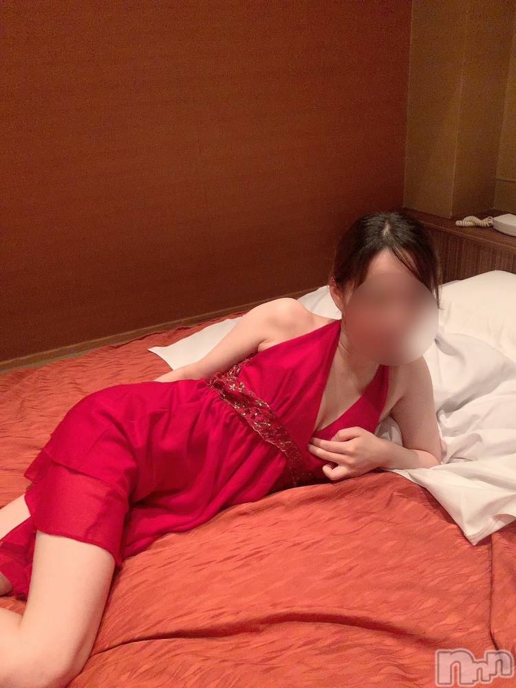 長岡デリヘル長岡市総合デリヘル COLOR~デリヘル・手コキ・密着エステ~(ナガオカシソウゴウデリヘルカラー) 体験りおな(23)の10月10日写メブログ「ごめんねと連休の出勤について🫢❣️」