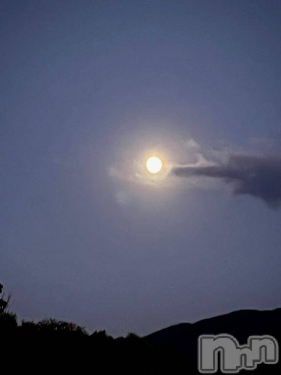 新潟デリヘルGRACE　新潟(グレース　ニイガタ)【新人】吉乃（よしの）(35)の2025年10月6日写メブログ「お月見だね🌕」