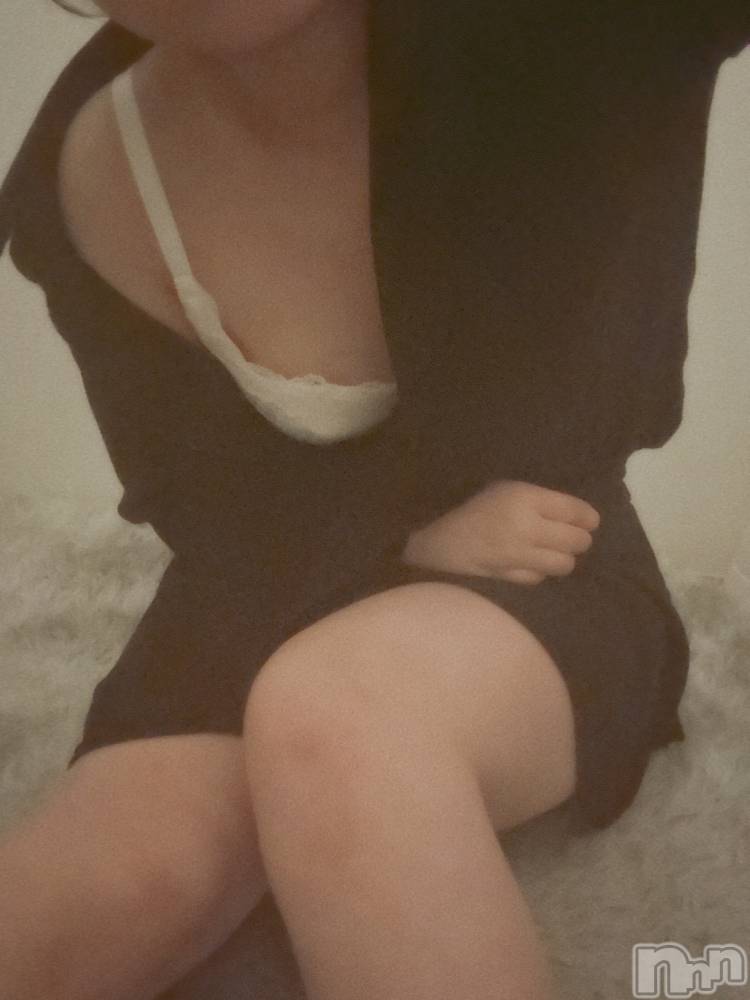 新潟デリヘルRouge(ルージュ) 新人☆色葉 つむぎ(20)の10月4日写メブログ「🎀初出勤を終えて🎀」