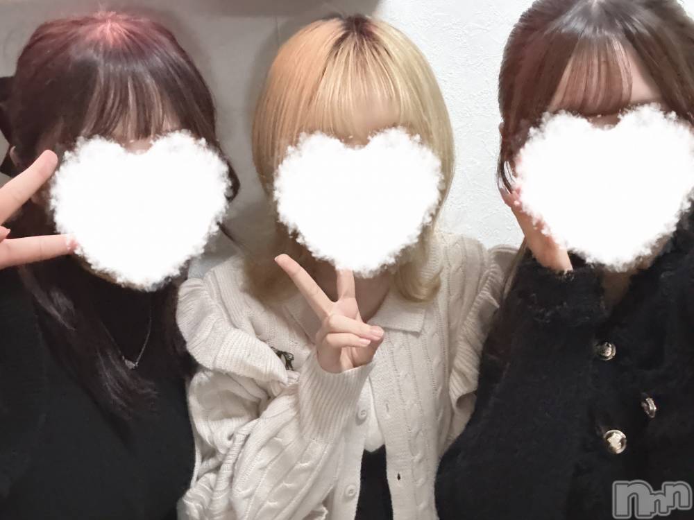 新潟駅前スナック・ガールズバーGirls Bar Bacchus新潟駅前店(バッカスエキマエテン) しずくの10月25日写メブログ「今日はポニテ👱🏻♀️🤍」