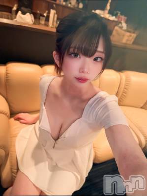 古町キャバクラ・クラブDaphne(ダフネ) ゆい(21)の10月17日写メブログ「ぽーん🍾」