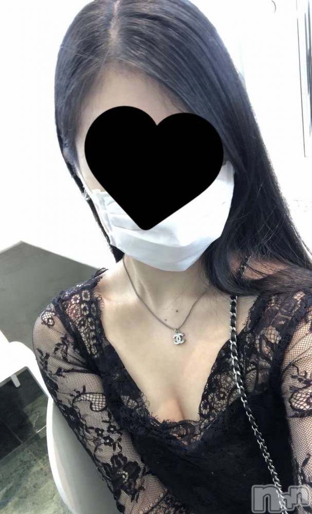 新潟デリヘル人妻不倫処　桃屋　新潟店(ヒトヅマフリンドコロモモヤ) えみり・新人奥様(25)の10月6日写メブログ「初めまして♡」