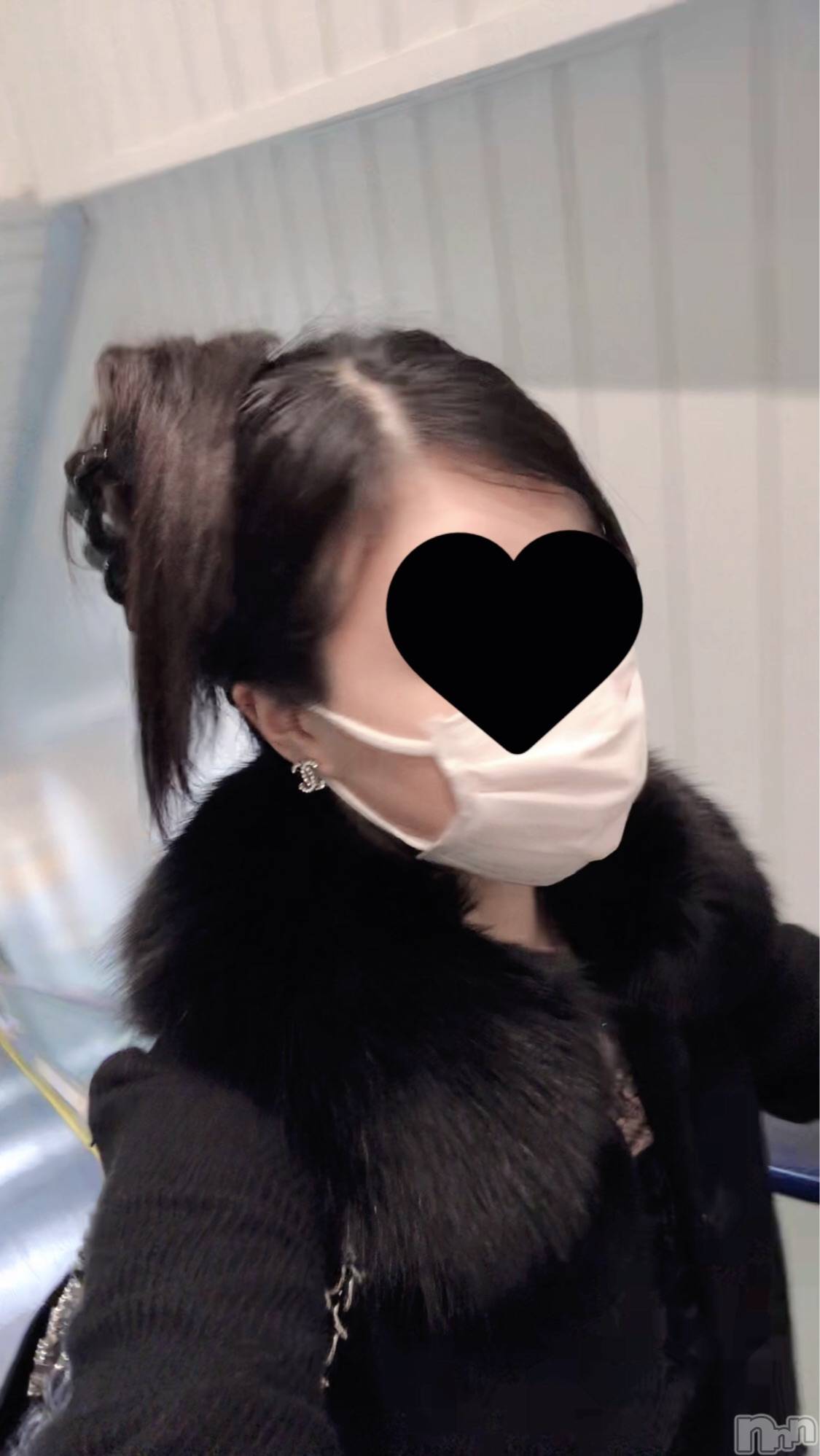 新潟デリヘル人妻不倫処　桃屋　新潟店(ヒトヅマフリンドコロモモヤ)えみり・新人奥様(25)の2025年10月14日写メブログ「♡ムラムラする♡」