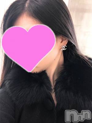 えみり・本日入店(25) 身長151cm、スリーサイズB86(C).W57.H85。新潟デリヘル 人妻不倫処　桃屋　新潟店(ヒトヅマフリンドコロモモヤ)在籍。