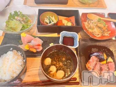 新潟デリヘル 新潟デリヘル倶楽部(ニイガタデリヘルクラブ) りん(20)の10月27日写メブログ「おにく！おさかな！」