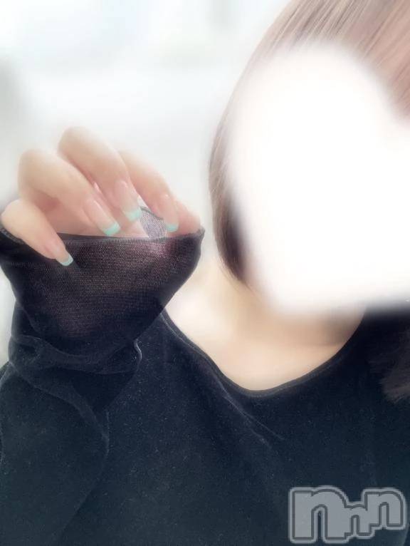 三条デリヘル新潟デリヘル倶楽部　三条店(ニイガタデリヘルクラブ　サンジョウテン) みみ(24)の1月8日写メブログ「出勤したよー🥰」