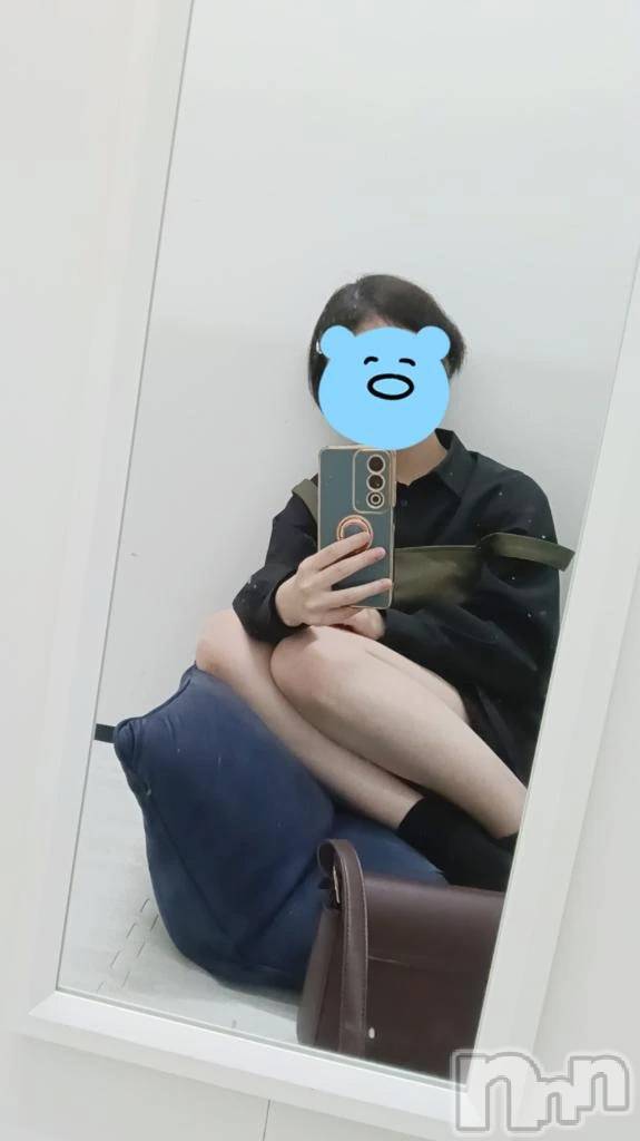 新潟デリヘル新潟デリヘル倶楽部(ニイガタデリヘルクラブ)あおい(18)の2025年10月14日写メブログ「15時～出勤🫧」