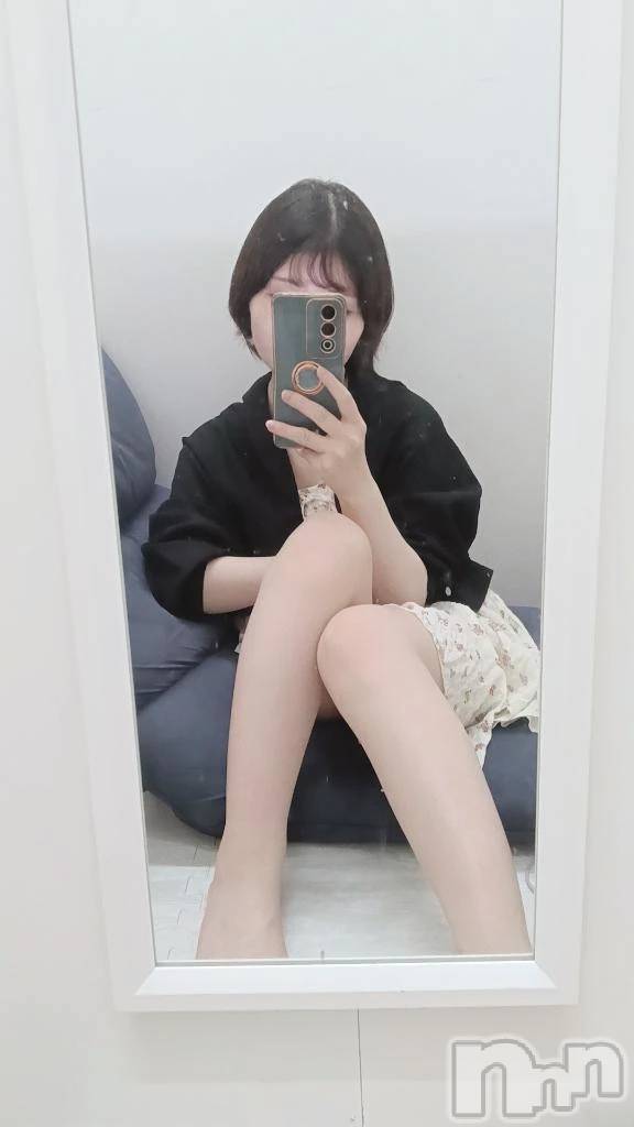 新潟デリヘル新潟デリヘル倶楽部(ニイガタデリヘルクラブ)あおい(18)の2026年7月24日写メブログ「出勤してます🌷* ゚」