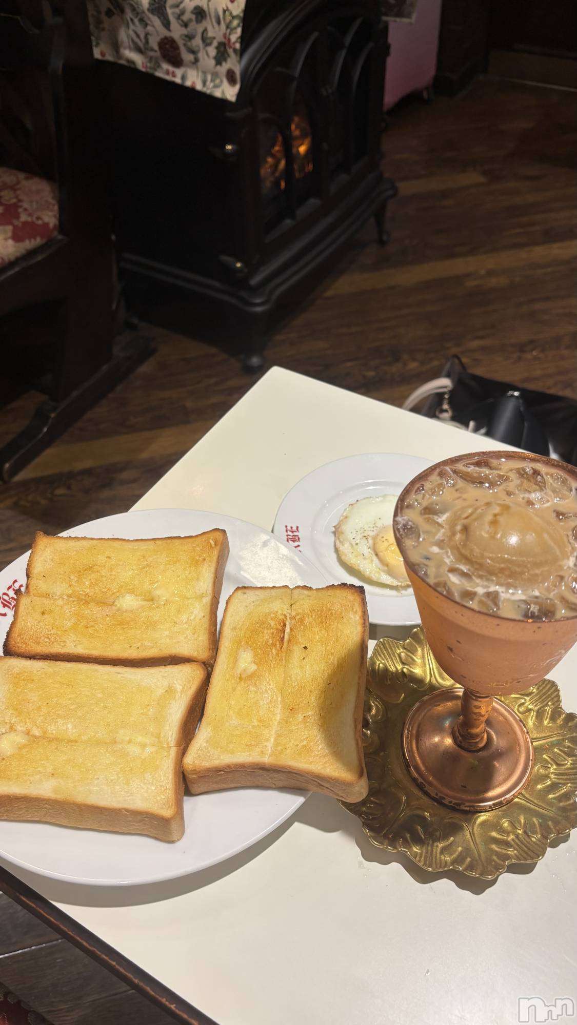 ���ܱ�������Х��顦�����CLUB FOUR LEAF(�ե����꡼��) ��2025ǯ12��29���̥�֥������ɤ���ǯ�򤪷ޤ�������������