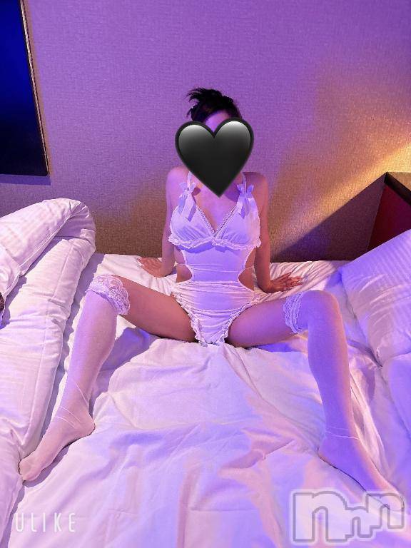 新潟デリヘル新潟人妻　2nd Wife(セカンドワイフ)体験。るみ奥様(29)の2025年10月16日写メブログ「出勤してます！」