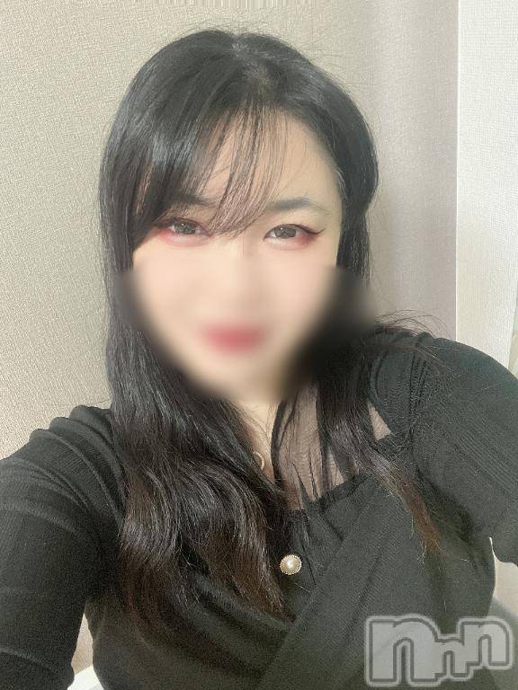 新潟デリヘル奥様特急 新潟店(オクサマトッキュウニイガタテン)さとり(24)の2025年11月27日写メブログ「『どんな声が聞きたい…？』」