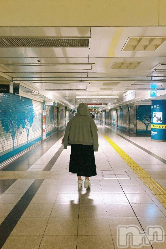 新潟デリヘル奥様特急 新潟店(オクサマトッキュウニイガタテン)さとり(24)の2025年12月8日写メブログ「『どんな言葉が響く？』」