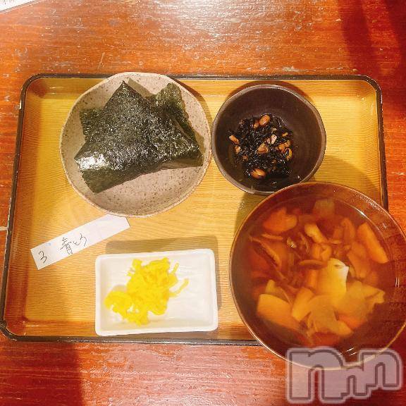 新潟デリヘル奥様特急 新潟店(オクサマトッキュウニイガタテン)りりな(29)の2026年1月19日写メブログ「おうちに帰りました😴🌙.*」