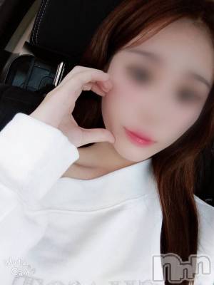 ツキ(18) 身長155cm、スリーサイズB80(D).W61.H85。三条デリヘル alphaGOLD(アルファゴールド)在籍。