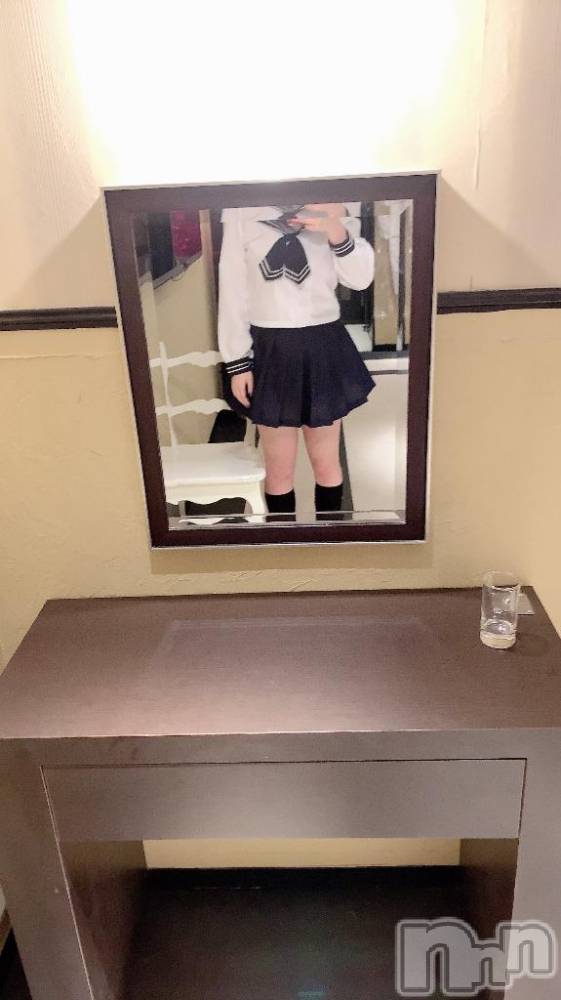 新潟デリヘルMinx(ミンクス) 凛【新人】(26)の11月23日写メブログ「出勤完了(*`･ω･)ゞ」