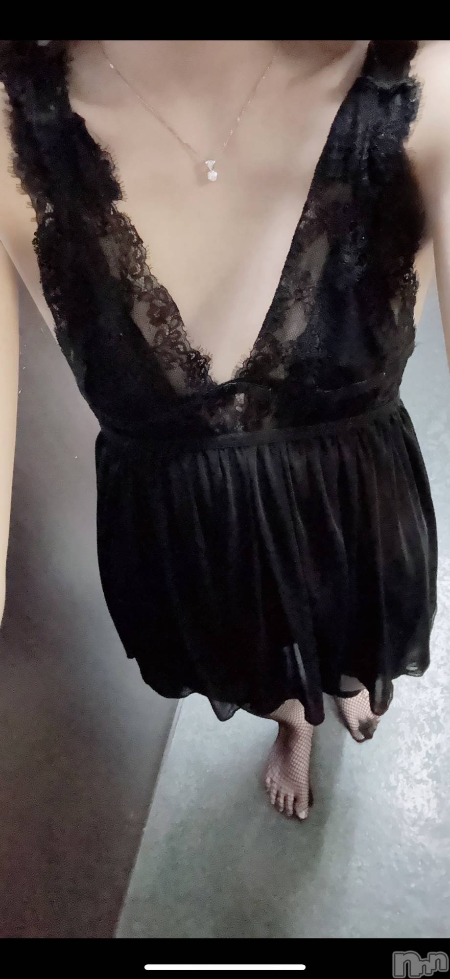 新潟おっパブSUPER ANGEL(スーパーエンジェル)三葉せり(20)の2026年4月18日写メブログ「こんばんは😴」