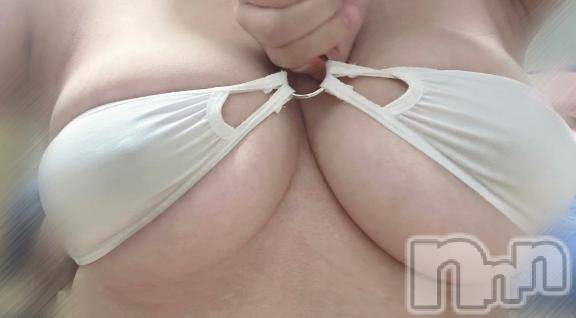 新潟デリヘル奥様特急 新潟店(オクサマトッキュウニイガタテン) こなん(21)の11月14日写メブログ「出勤してます～！」