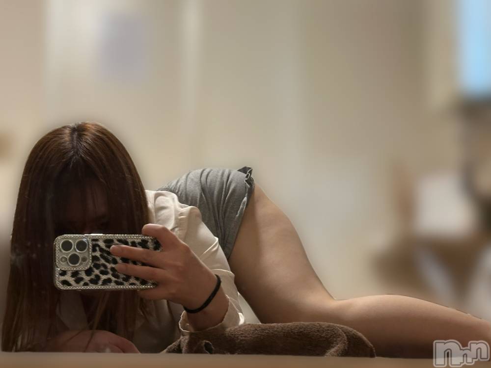 新潟メンズエステTHE PREMIUM SPA(ザ プレミアムスパ) 朝宮しおん(21)の5月18日写メブログ「空きあるよ🥲💕」