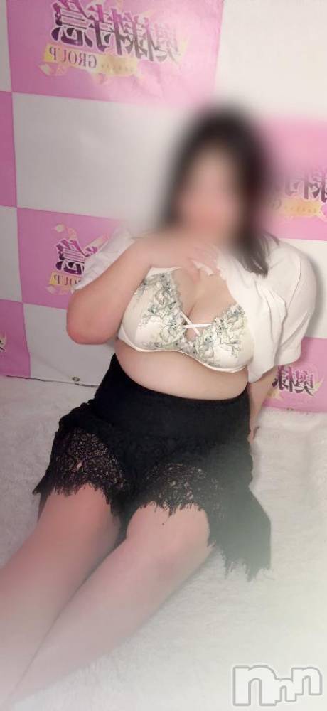 新潟デリヘル奥様特急 新潟店(オクサマトッキュウニイガタテン) るるな(23)の12月8日写メブログ「（土）月うさ🌟T様」