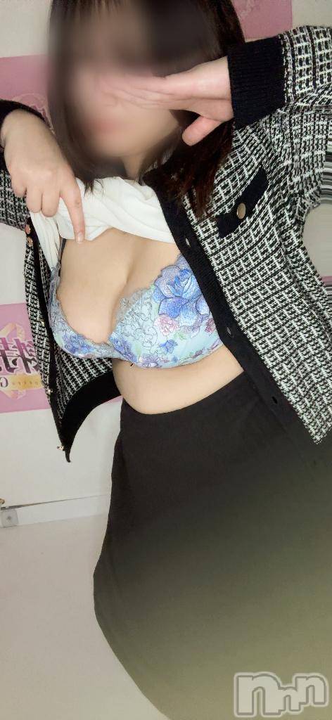 新潟デリヘル奥様特急 新潟店(オクサマトッキュウニイガタテン)るるな(23)の2025年11月14日写メブログ「12💖I様」