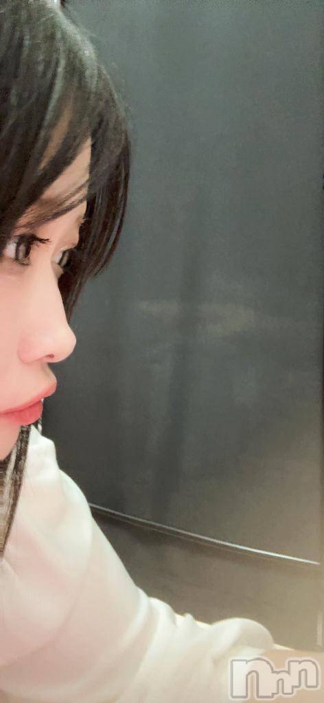 新潟デリヘル奥様特急 新潟店(オクサマトッキュウニイガタテン)るるな(23)の2025年11月28日写メブログ「🪐スケベ星人🪐」