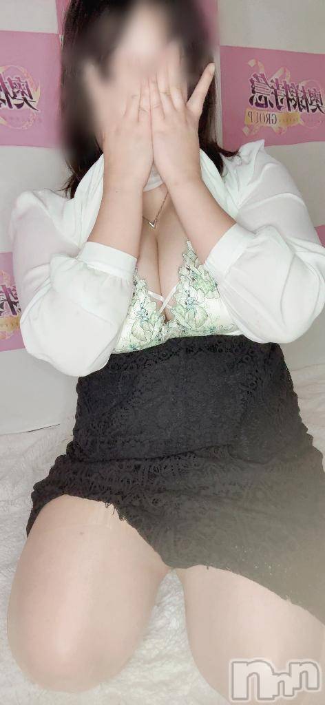 新潟デリヘル奥様特急 新潟店(オクサマトッキュウニイガタテン)るるな(23)の2025年11月30日写メブログ「（土）ムスク💖S様」