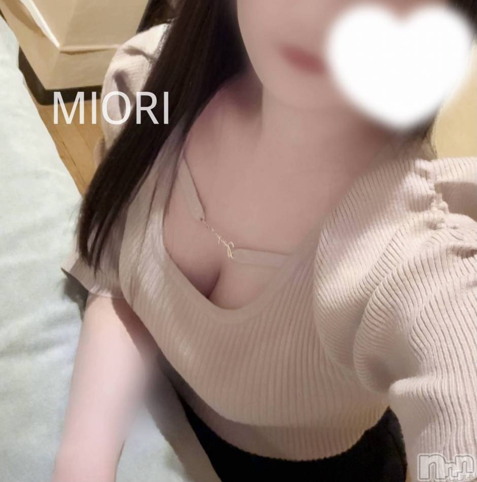 新潟メンズエステ(ルメア)の2025年12月5日お店速報「12月5日(金)のセラピストはこちら♡」