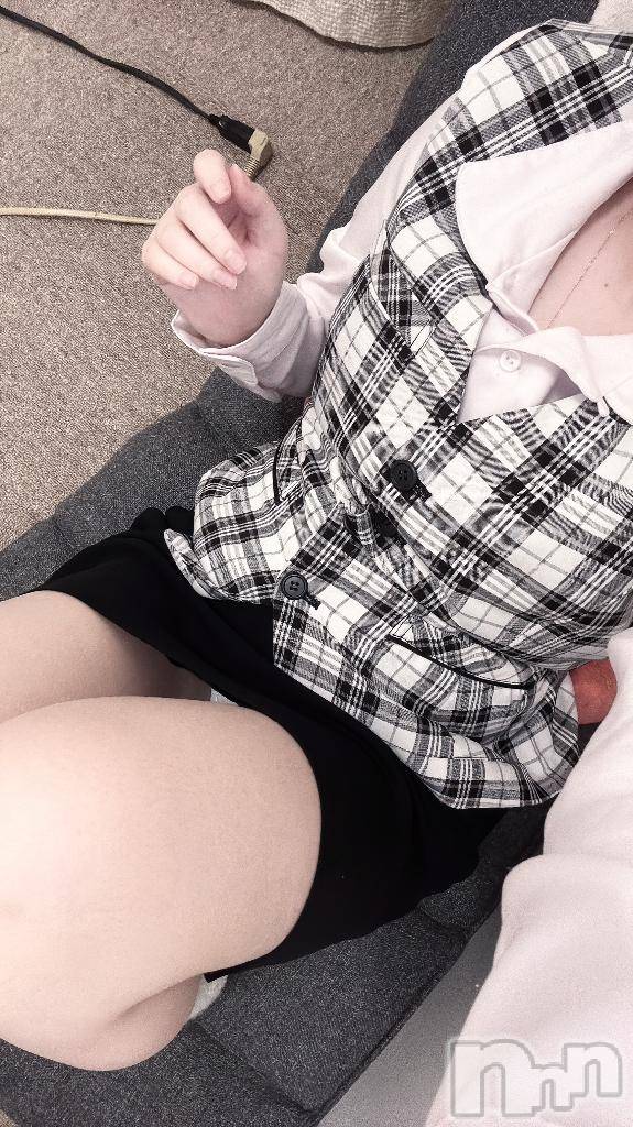 新潟デリヘルOffice Amour(オフィスアムール)体験ゆか/ヘルス＆エステ課(21)の2025年11月12日写メブログ「さっそくお仕事服に‼️」