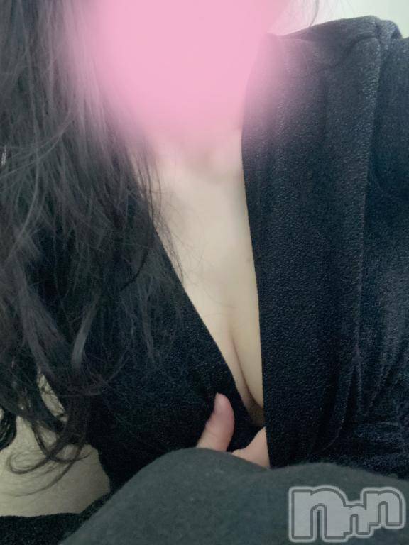 新潟デリヘルMelt(メルト)【新人】なほ(24)の2026年1月5日写メブログ「待機中です🖐😶🤚」