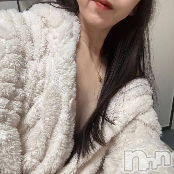 新潟デリヘル人妻不倫処　桃屋　新潟店(ヒトヅマフリンドコロモモヤ)ふみか・新人奥様(43)の2025年12月17日写メブログ「出勤します♡」