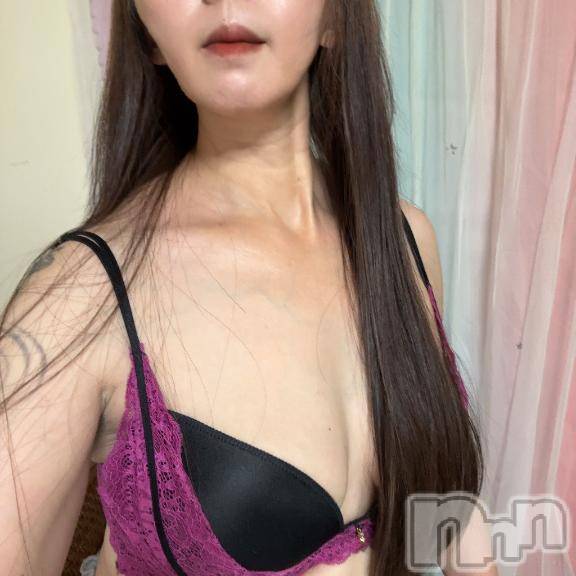 新潟デリヘル人妻不倫処　桃屋　新潟店(ヒトヅマフリンドコロモモヤ)ふみか・やみつき体験(43)の2026年8月19日写メブログ「出勤です」