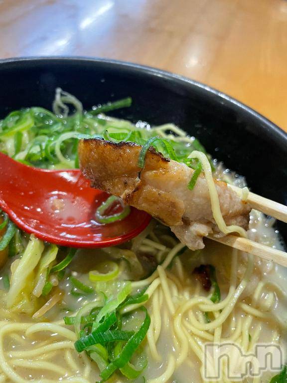 新潟デリヘルSecret Love(シークレットラブ)【極上】うさぎ☆特選Ｆ乳美女♪(27)の2025年11月27日写メブログ「(🎀)食べる？♡♡」