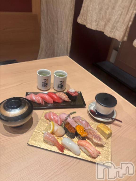 新潟デリヘル奥様特急 新潟店(オクサマトッキュウニイガタテン) かなえ(25)の11月23日写メブログ「ご飯、、」