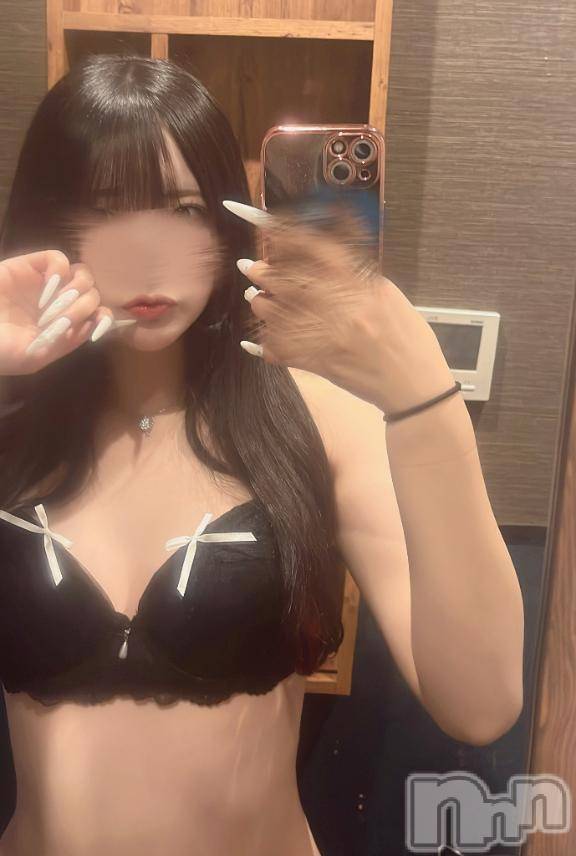 新潟デリヘル奥様特急 新潟店(オクサマトッキュウニイガタテン) えま(18)の4月26日写メブログ「❤️たまってる、、❤️」