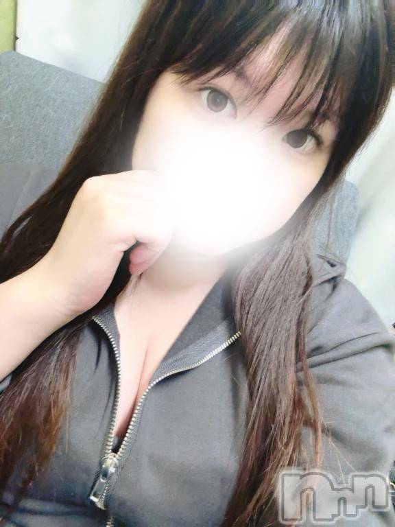 長岡デリヘル奥様特急 長岡店(オクサマトッキュウナガオカテン) こなん(21)の11月27日写メブログ「出勤してるよーん✌🏻」