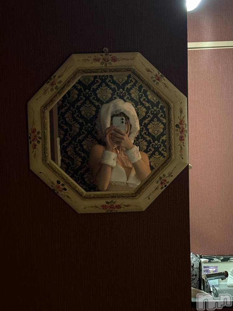 三条デリヘルLady-出稼ぎ0！地域密着デリヘル-(レディー) 【新人】めいな★清楚美乳(23)の1月6日写メブログ「今年初出勤🐰‎🤍」