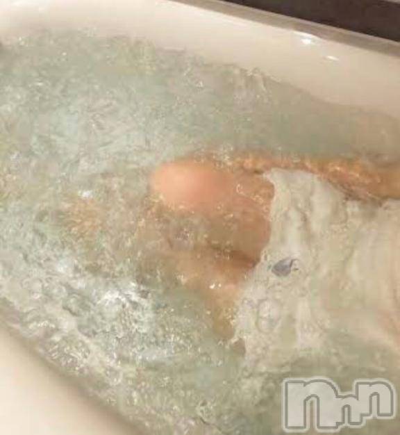 新潟デリヘル人妻不倫処　桃屋　新潟店(ヒトヅマフリンドコロモモヤ) みう・新人奥様(25)の1月10日写メブログ「出勤予定♡」