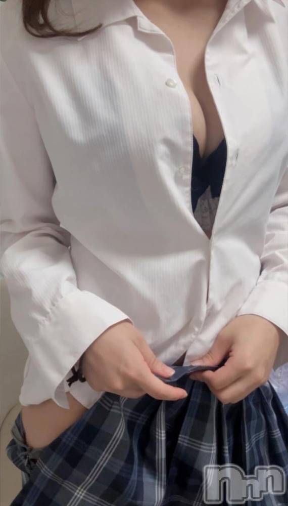 新潟デリヘルsleepy girl(スリーピーガール) みらんちゃん(19)の10月11日写メブログ「そこのお兄さん～💌 」