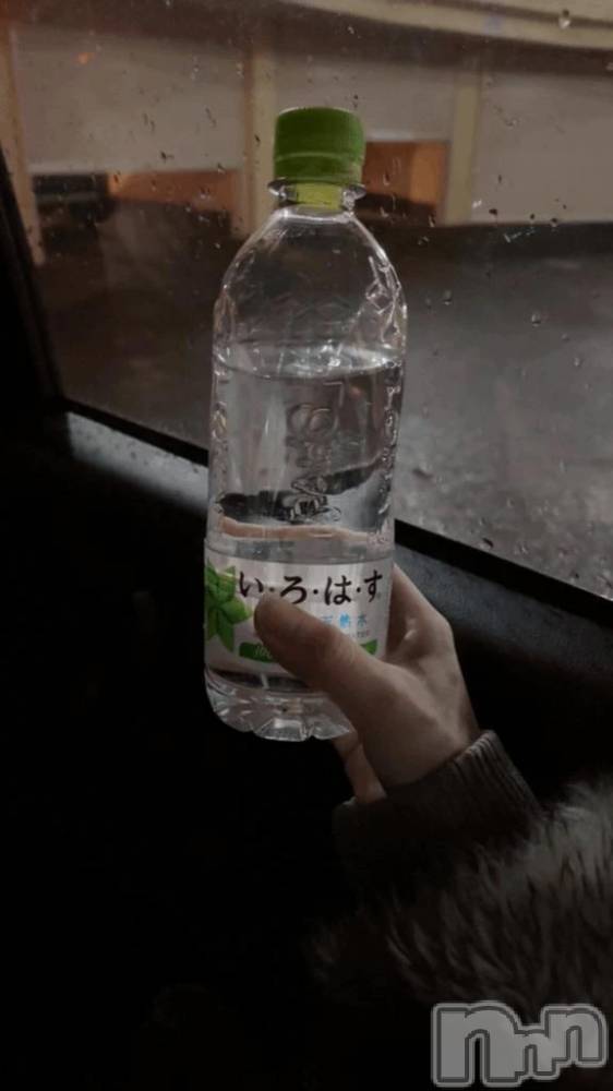 三条デリヘル新潟デリヘル倶楽部　三条店(ニイガタデリヘルクラブ　サンジョウテン) ゆら(20)の12月25日写メブログ「まだ一緒に過ごせます🤍23:00まで」